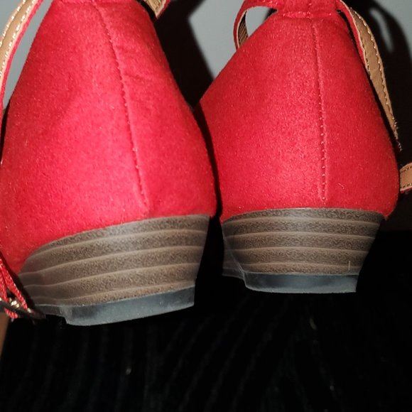 Red shoes - Picture 4 of 4